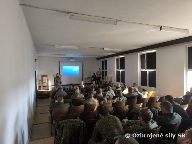 ZDRAVOŤÁCI ŠKOLILI