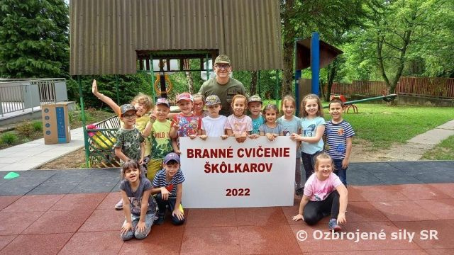 Branné cvičenie škôlkarov.