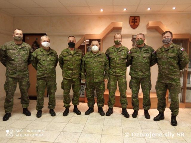 Odovzdanie pamätného listu ministra obrany SR