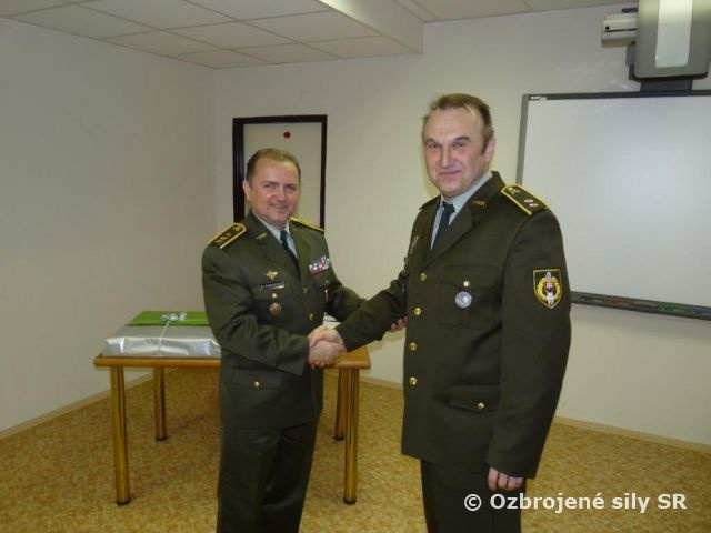 Rozlúčka veliteľa s príslušníkmi Úradu logistického zabezpečenia OS SR