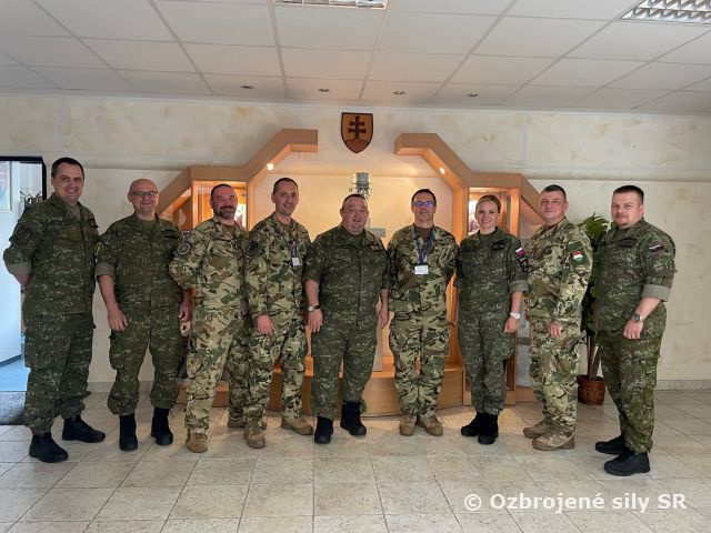 Návšteva príslušníkov maďarských ozbrojených síl na pôde Veliteľstva brigády spoločnej podpory v Trenčíne 