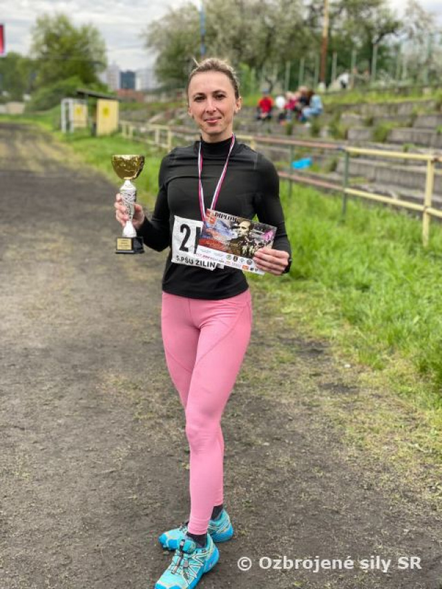 Príslušníčka Veliteľstva brigády spoločnej podpory Trenčín vzorne reprezentovala brigádu počas Memoriálu Jozefa Gabčíka