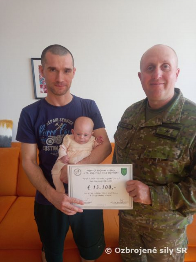 Odovzdanie finančnej zbierky na podporu Tomáša a jeho dcérky Bianky
