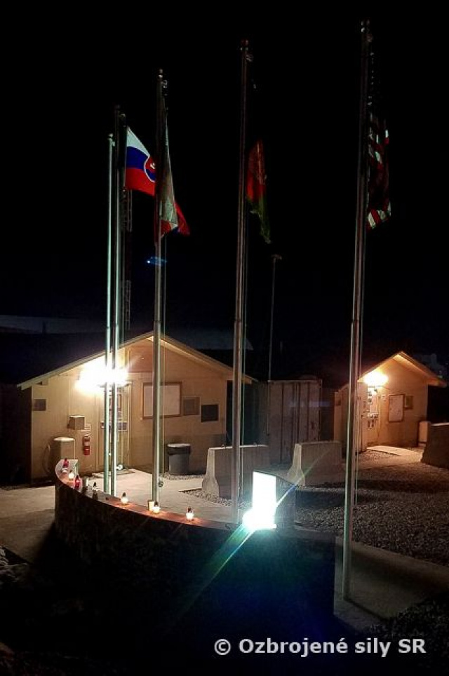 Príslušníci špeciálnych síl si v Afganistane pripomenuli pamiatku zosnulých kolegov 