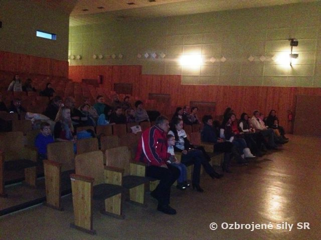 Stretnutie rodinných príslušníkov profesionálnych vojakov vyslaných do vojenskej operácie ISAF – Afganistan s veliteľom VÚ 7945 Rožňava