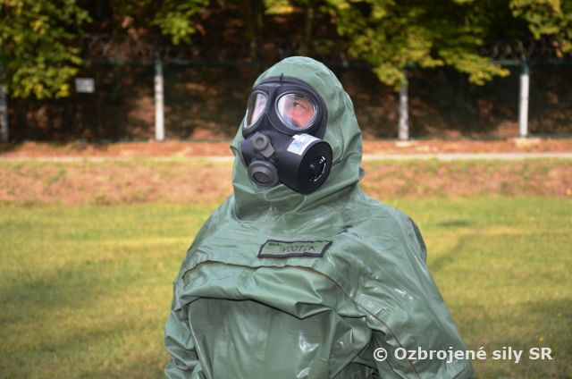 Návšteva Náčelníka Generálneho štábu OS SR počas výcviku chemikov s reálnymi TCHL