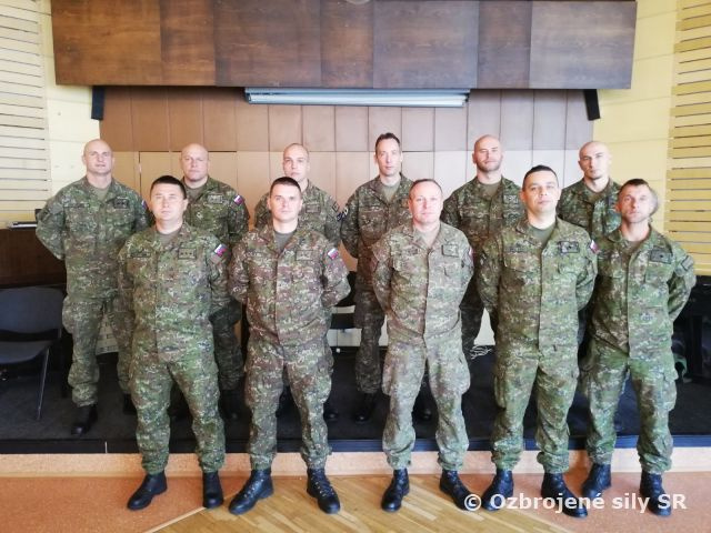 Najlepšími spomedzi poddôstojníkov a mužstva 2.mb sú čatár Rusnák a slobodník Balog