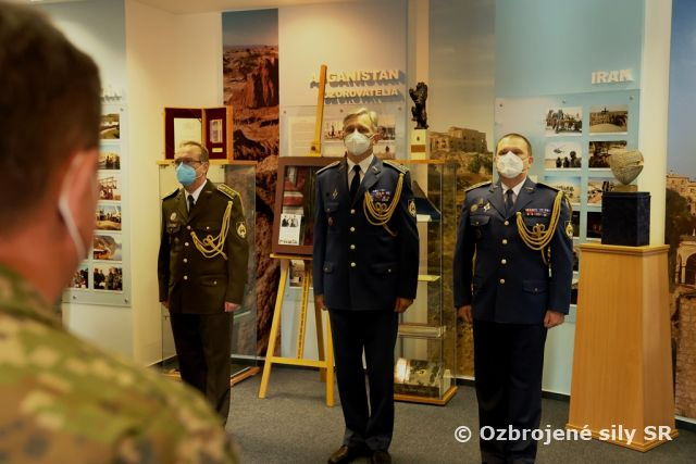 Ozbrojené sily majú troch nových plukovníkov