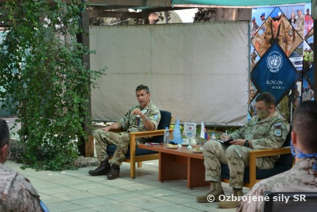 Veliaci dôstojník operácie UNFICYP na besede s príslušníkmi Sektoru 4