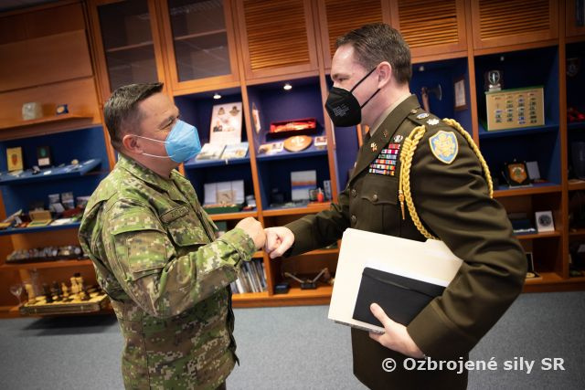 Náčelník generálneho štábu prijal nového pridelenca obrany USA 
