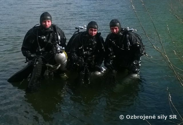 Spoločný výcvik vojenských potápačov SR a Maďarska.