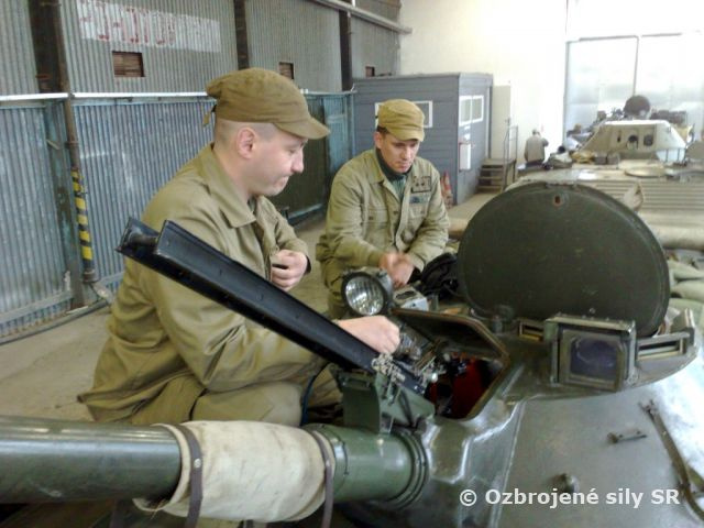 Príprava techniky na letnú prevádzku u 21. zmpr Trebišov