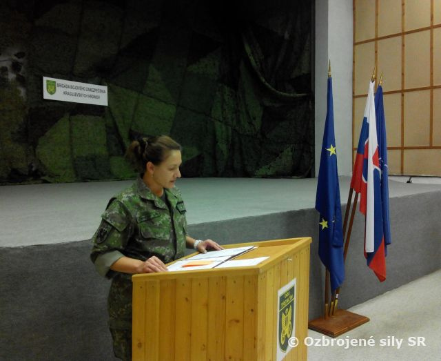 Slávnostný nástup veliteľstva brigády bojového zabezpečenia
