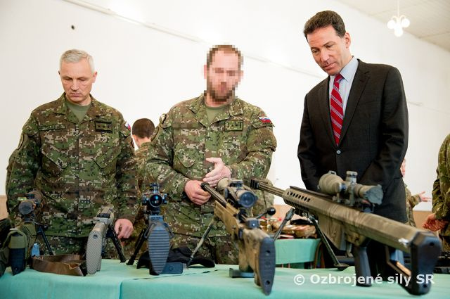 Veľvyslanec Adam Sterling: "Spôsobilosti 5. pluku sú vo vojenskej komunite USA vysoko hodnotené"