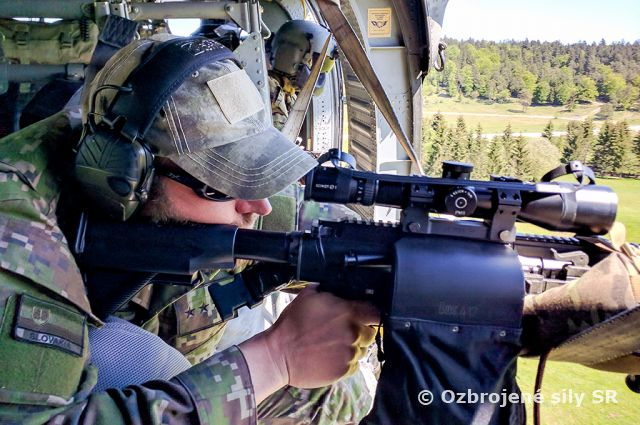 V nemeckej škole NATO pre špeciálne operácie vyučujú aj inštruktori 5. pluku špeciálneho určenia