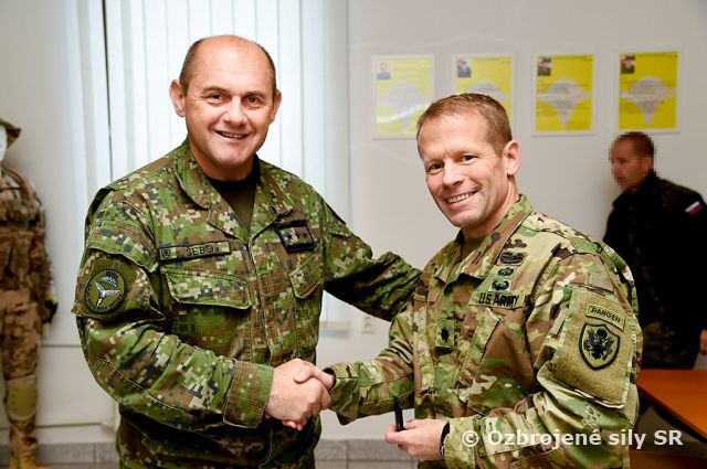 Fotoreport: Pridelenec obrany USA navštívil 5. pluk špeciálneho určenia