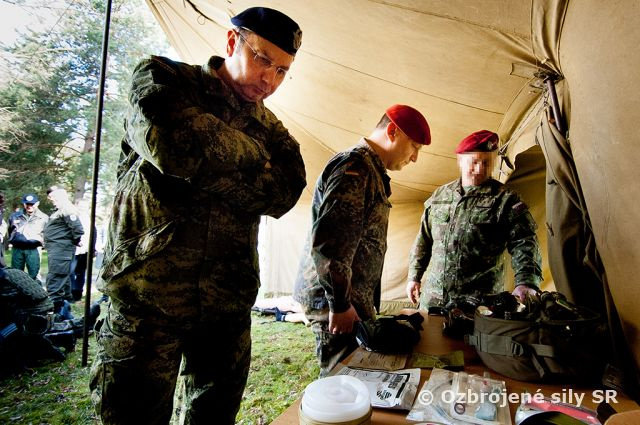 AKTUÁLNE: Vojenskí diplomati v 5. pluku špeciálneho určenia
