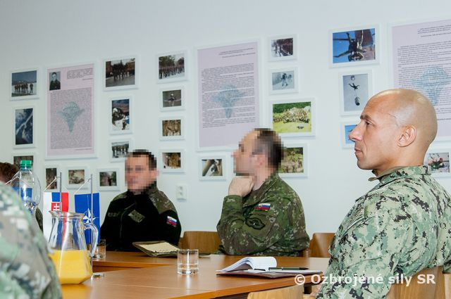 Walters navštívil 5. pluk