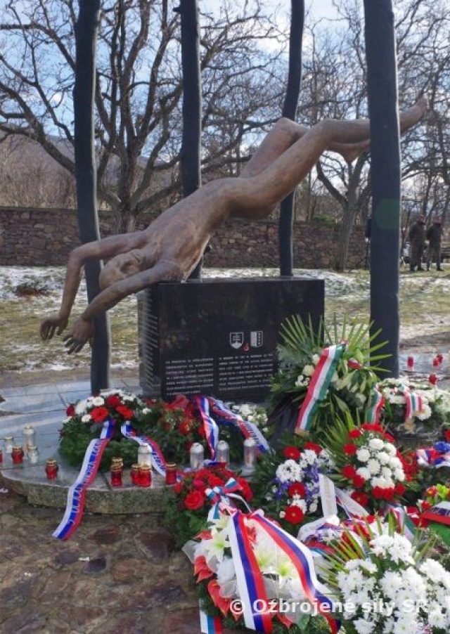 Spomienka na padlých vojakov pri maďarskej obci Hejce