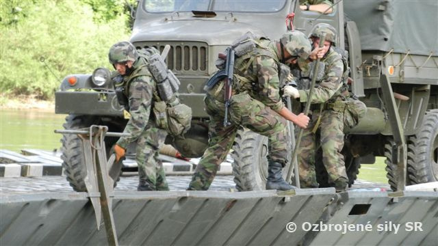 SMALL AVALANCHE na rieke VÁH