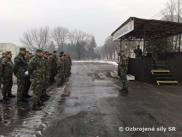 Nástup práporu a poučenie pred sviatkami
