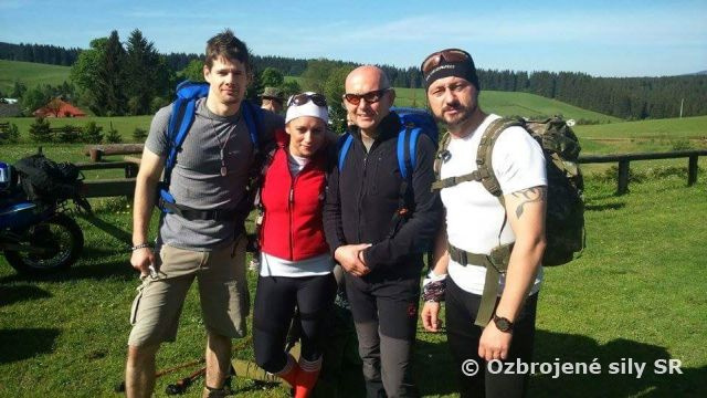 Príslušníci Veliteľstva brigády bojového zabezpečenia si preverili fyzickú kondíciu na 70 km NONSTOP pochode