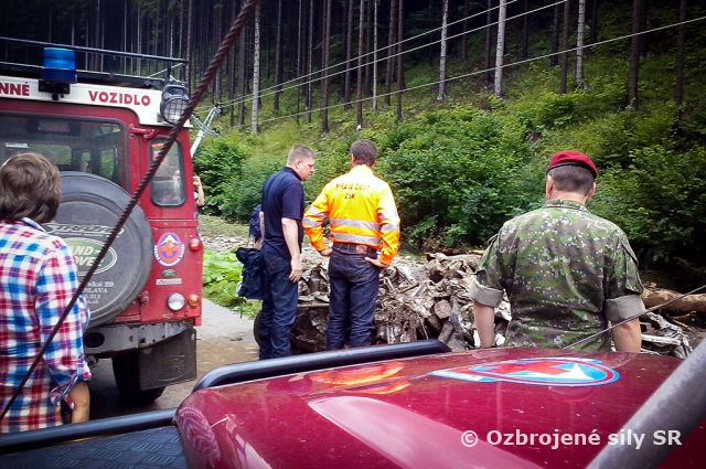 5. pluk špeciálneho určenia nasadený v Terchovej