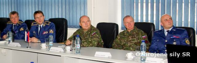 Veliaci poddôstojník SOCEUR navštívil slovenské SOF