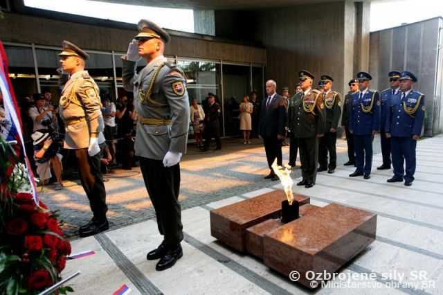 Vojaci zo štruktúry 2. mechanizovanej brigády na oslavách SNP v Banskej Bystrici