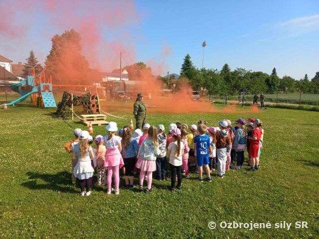 Deň plný aktivít s profesionálnymi vojakmi