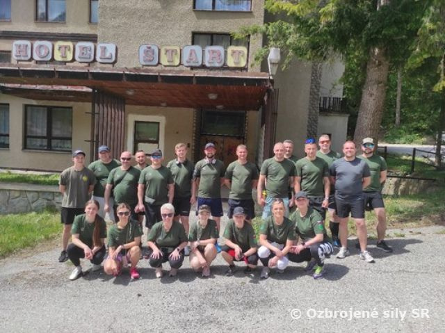 Účasť príslušníkov Centra zásob Poprad 41. zz Nemšová na celosvetovom charitatívnom behu wingsforlifeworldrun