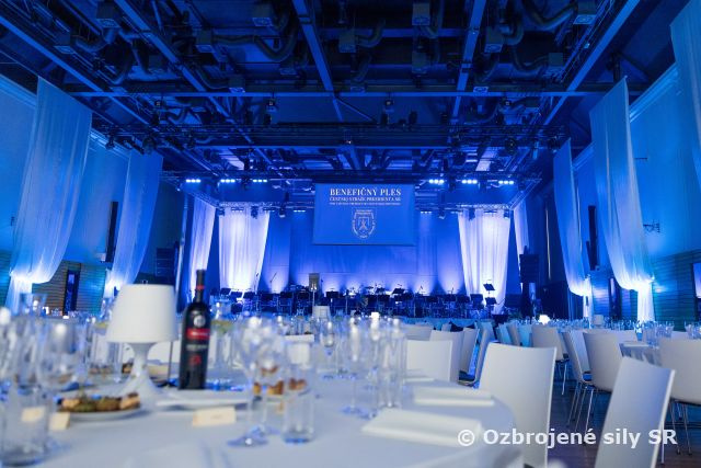 Benefičný ples Čestnej stráže prezidenta SR