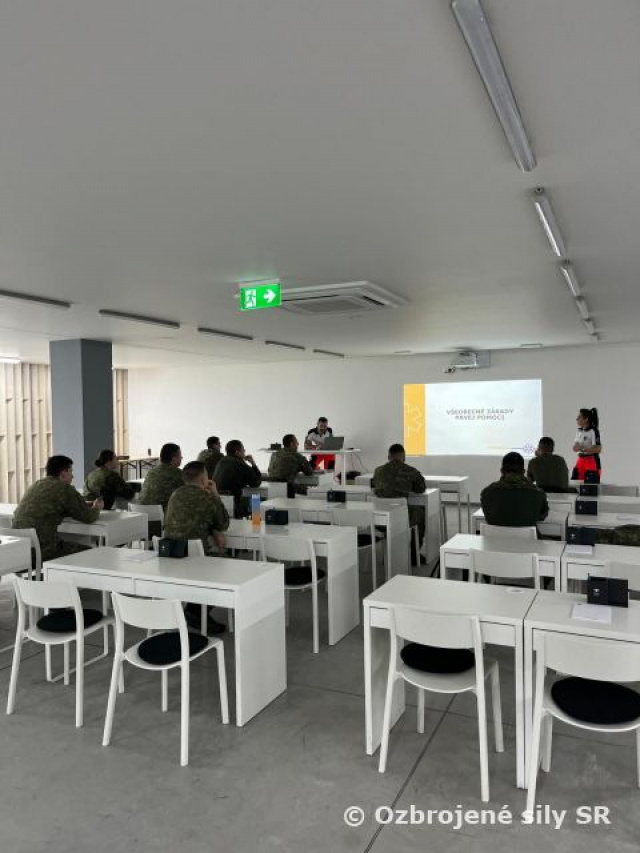 Odborná prednáška zo zdravotníckej prípravy pre príslušníkov čestnej stráže