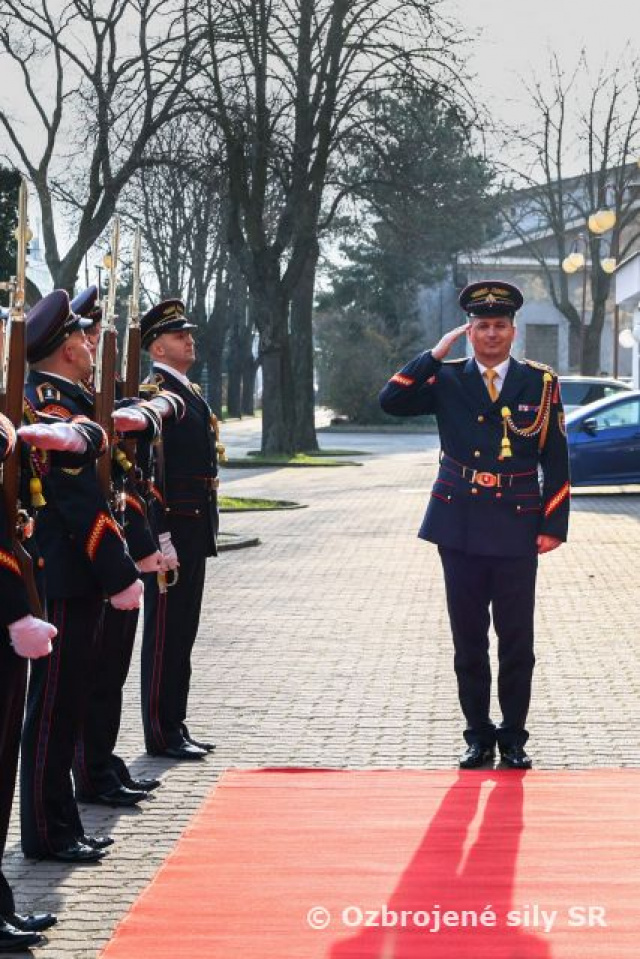 Rozlúčka so zástupcom veliteľa čestnej stráže 