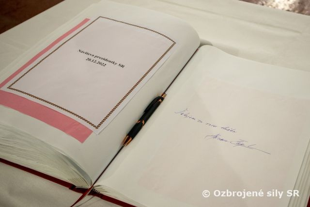 Prezidentka SR - hlavná veliteľka OS SR Zuzana Čaputová navštívila Čestnú stráž prezidenta SR