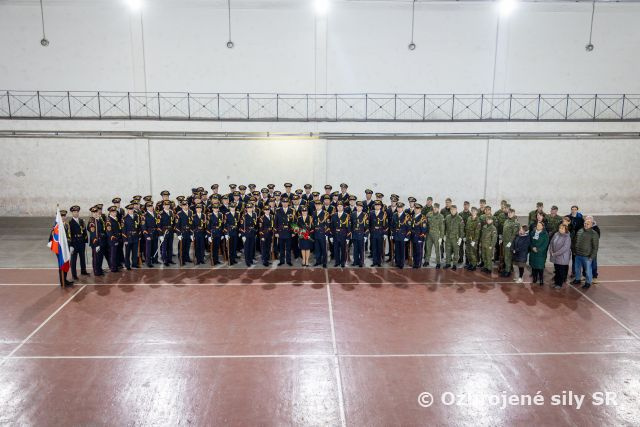 Slávnostný vojenský ceremoniál 28. novembra 2023.