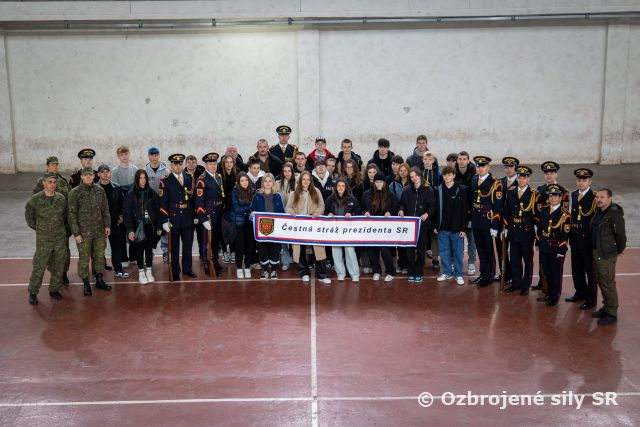 Prezentácia útvaru pre študentov strednej školy.