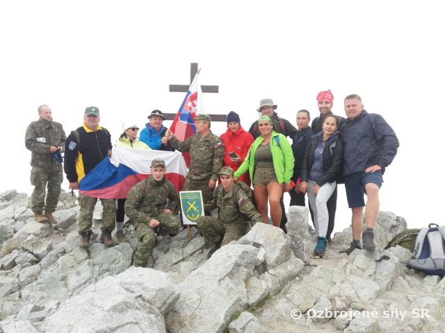 Medzinárodný vojenský výstup na Kriváň