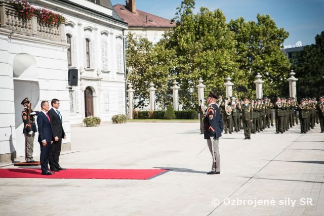 Prezident prijal poverovacie dekréty