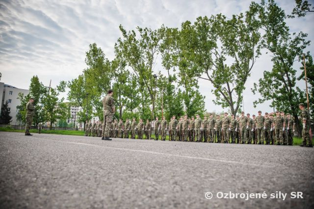 Slávnostný nástup k 17. výročiu vzniku útvaru