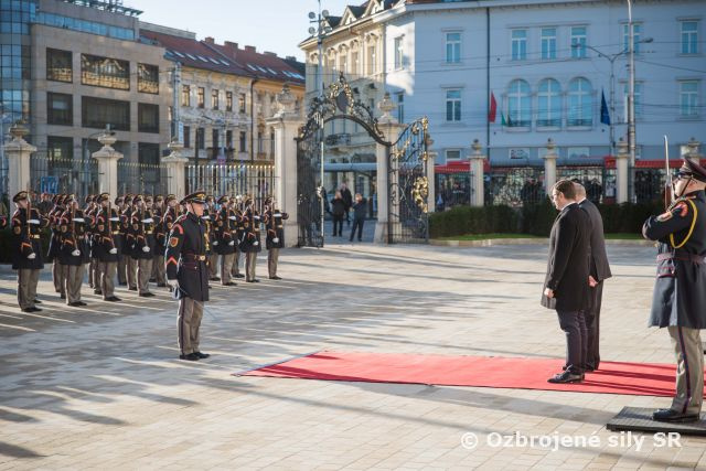 Prezident prijal poverovacie dekréty
