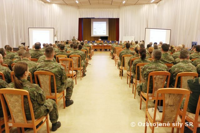 Séria štábnych nácvikov začala