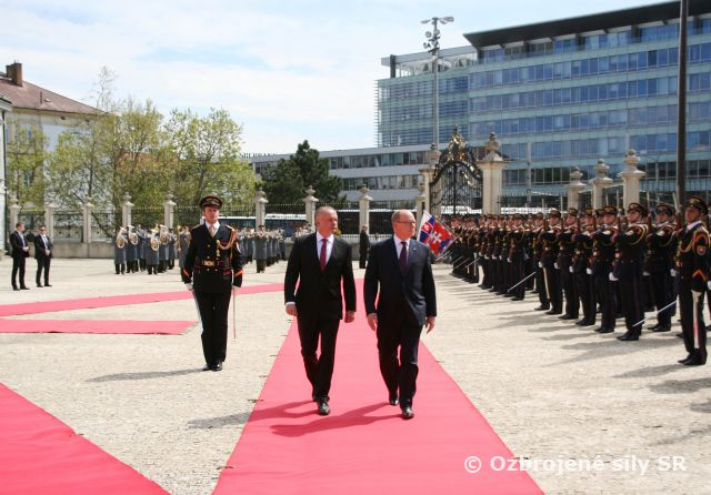 Monacký panovník knieža Albert II. pricestoval na oficiálnu návštevu Slovenskej republiky