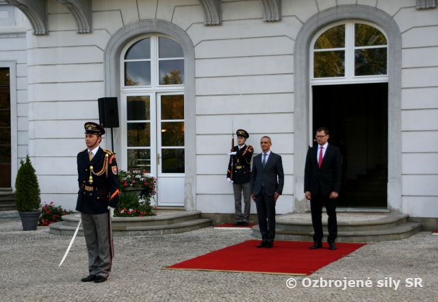 Prezident prijal poverovacie dekréty 