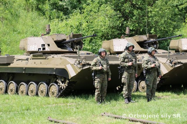 Ozbrojené sily dostali nové bojové vozidlá pechoty