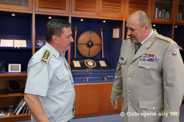 Náčelník generálneho štábu prijal pridelencov obrany