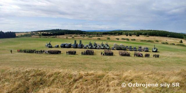 Nad Doupovským Strážišťom zaviala slovenská vlajka