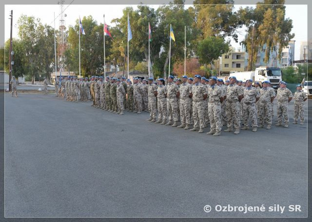Odovzdanie vlajok národným reprezentantom krajín Maďarska, Srbska a Ukrainy v Sektore 4 