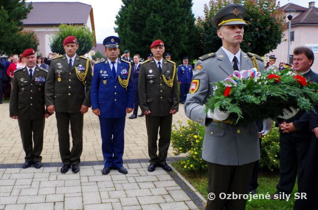 Pocta účastníkom SNP z USA a Spojeného kráľovstva