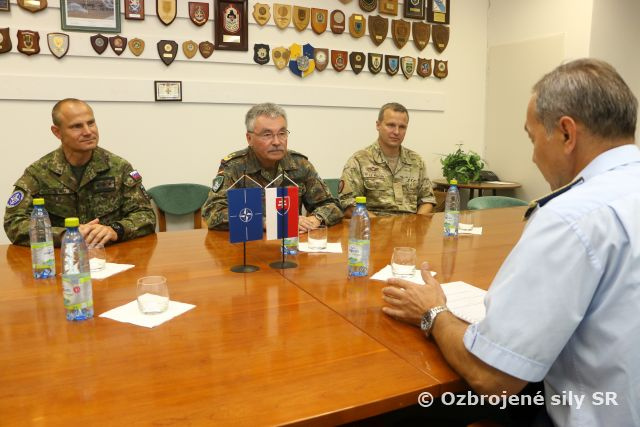 Veliteľ MNC-NE na rozlúčkovej návšteve Slovenska